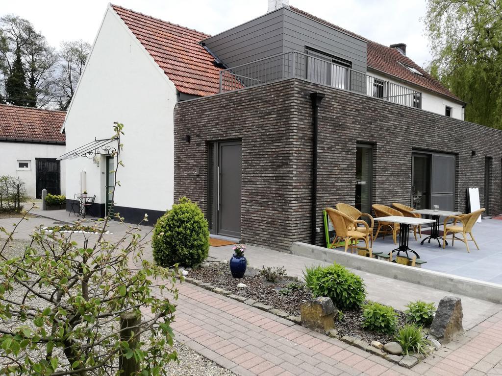 Vakantieverblijf Volmolen B&B Maaseik Exteriör bild